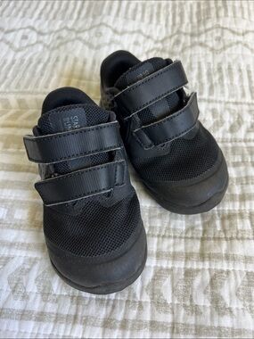 Nike Kids Black Velcro Athletic Sneakers